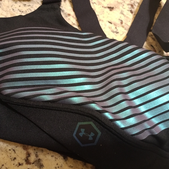 Brand New Under Armour Metallic Blue Sport Bra (Size: XS) - Picture 4 of 5